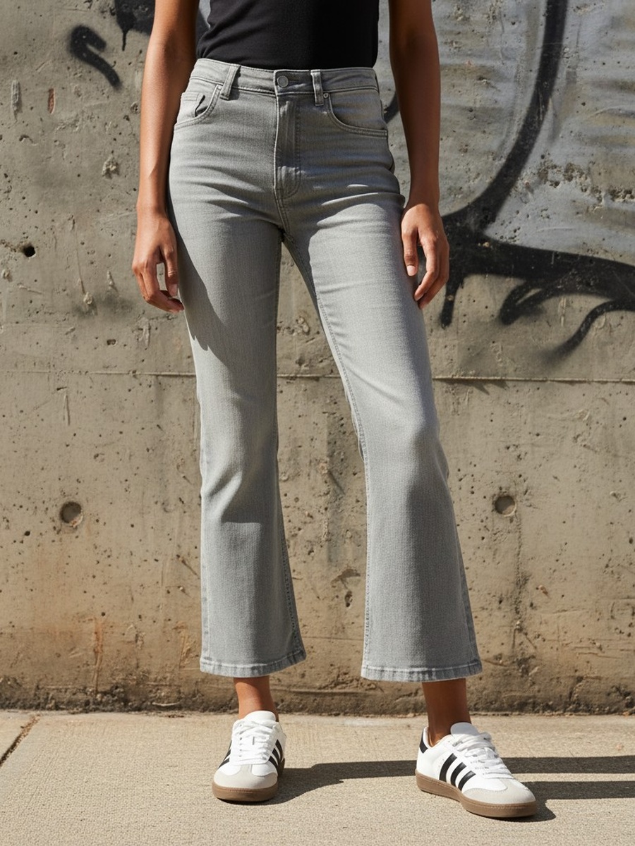 Cropped Flared Jeans