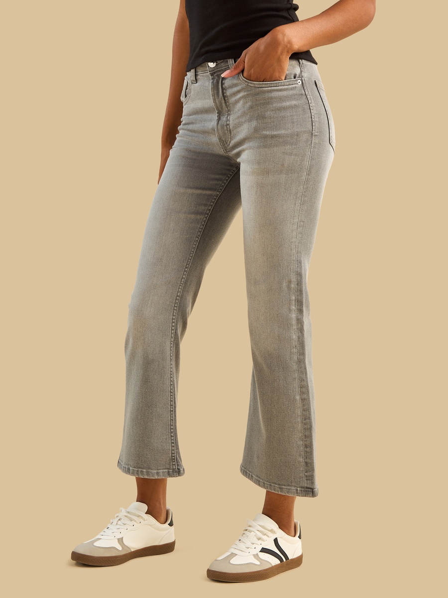 Cropped Flared Jeans