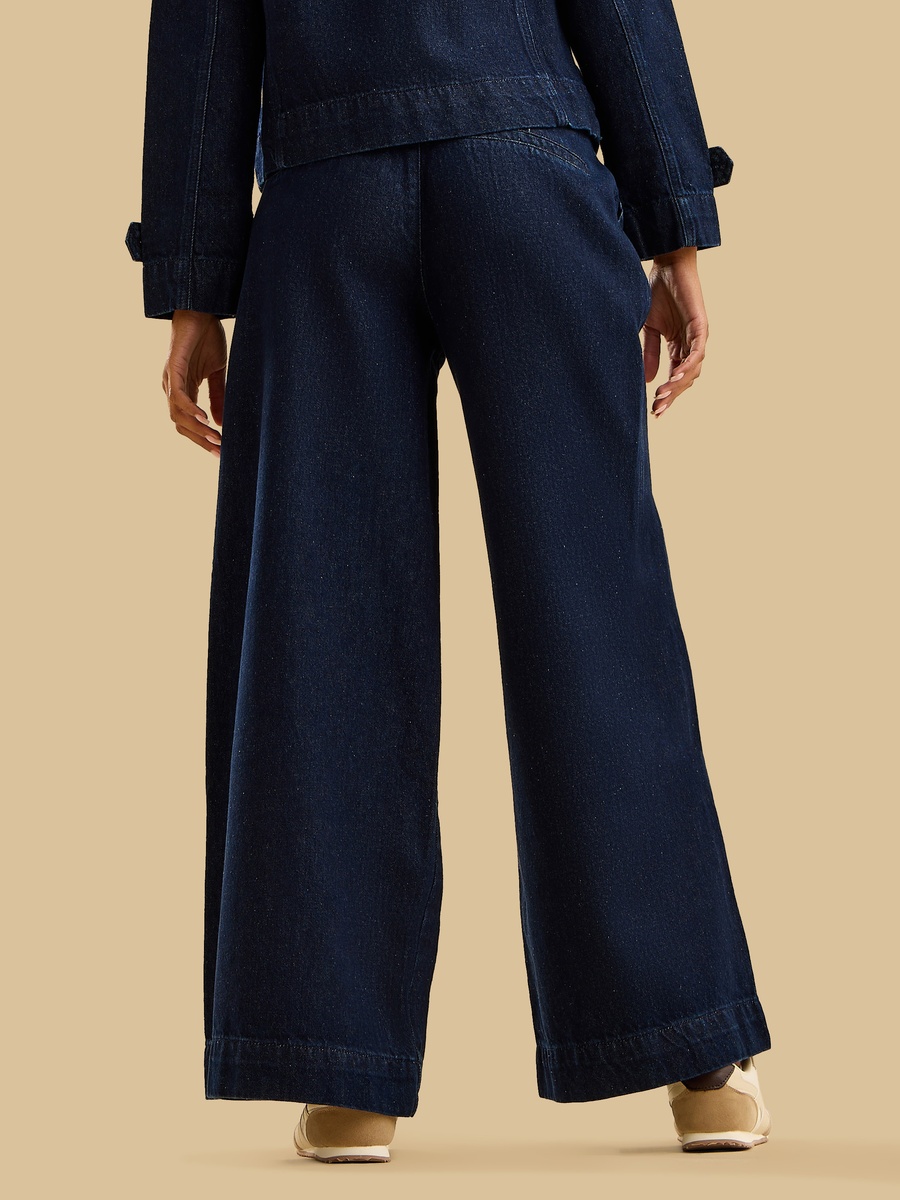 Pleated Wide Leg Jeans