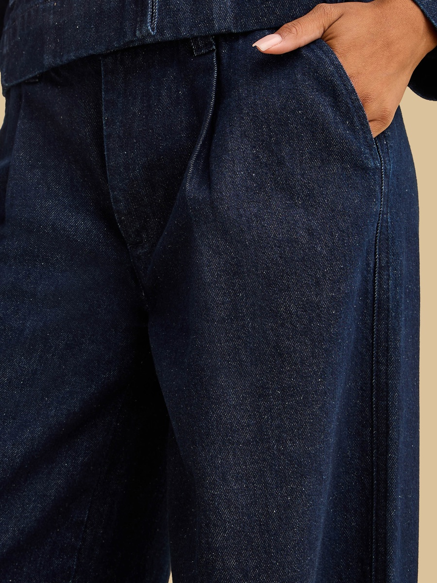 Pleated Wide Leg Jeans