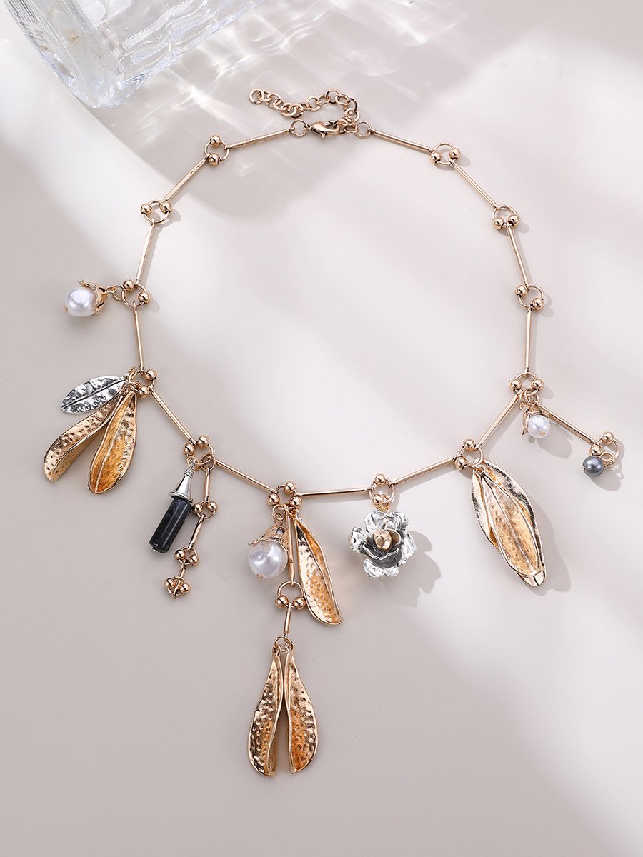 Gold Pendant Necklace