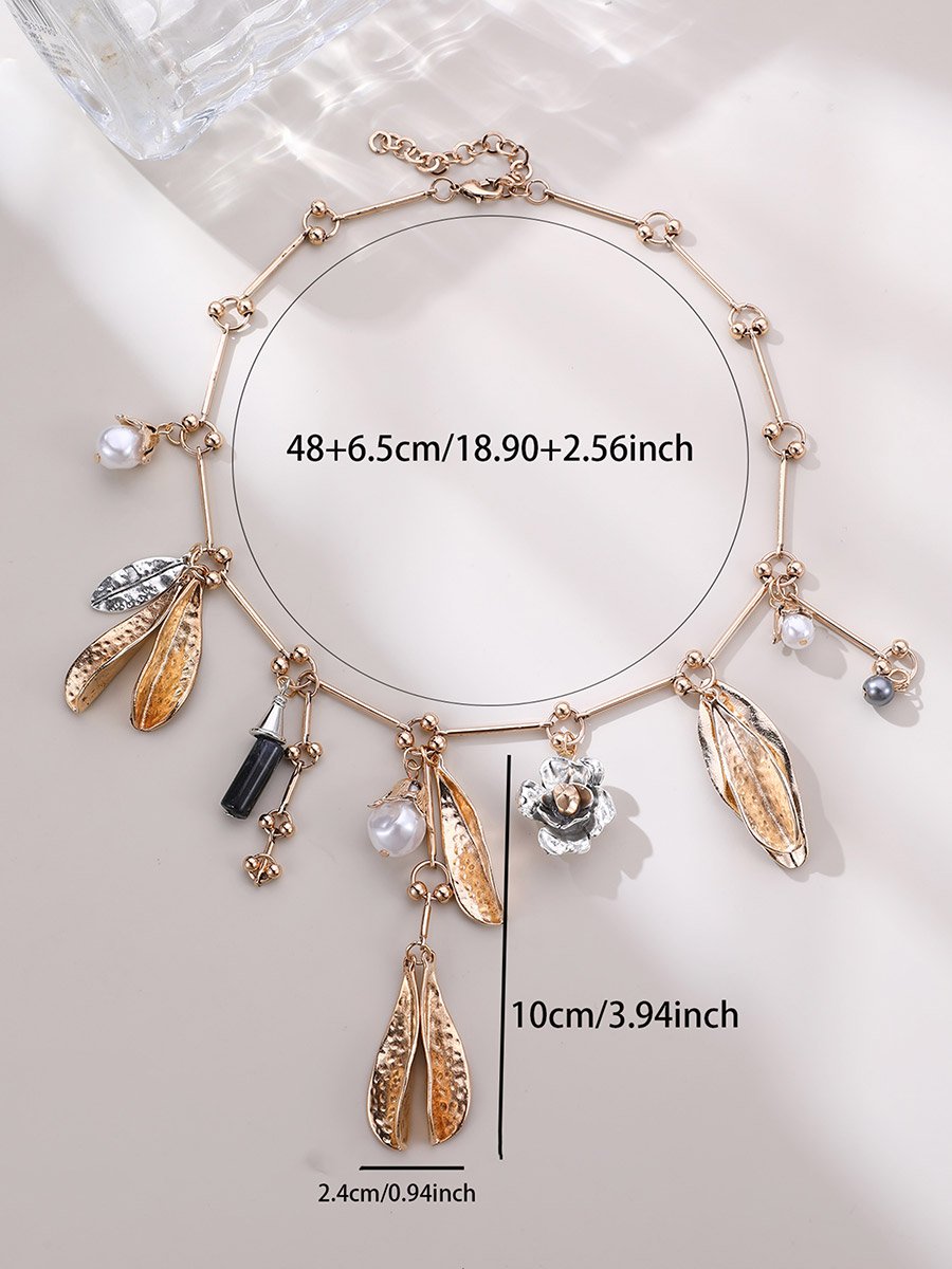 Gold Pendant Necklace