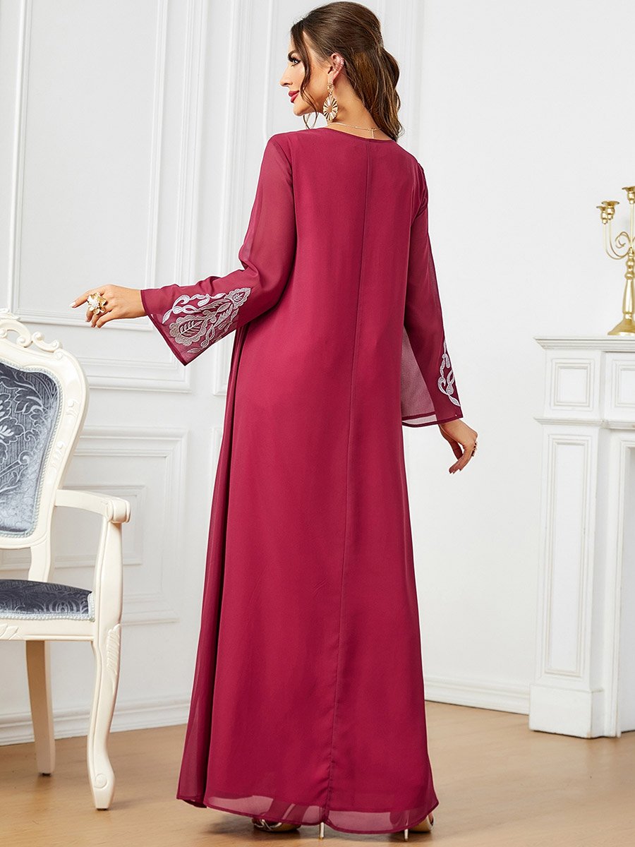 جلابية نسائية مطرزة مع حجاب