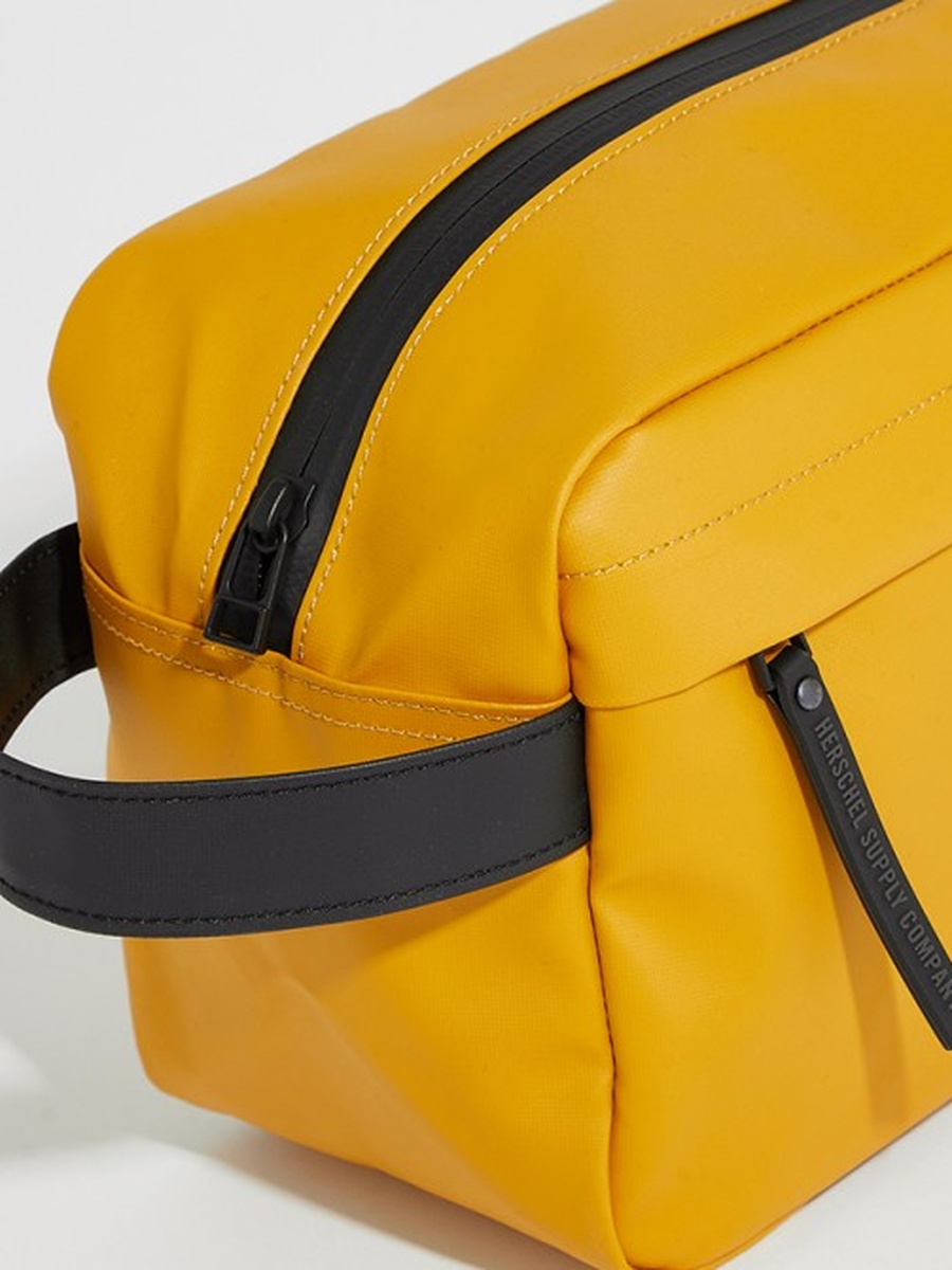 Chapter Plain Travel Wash Bag