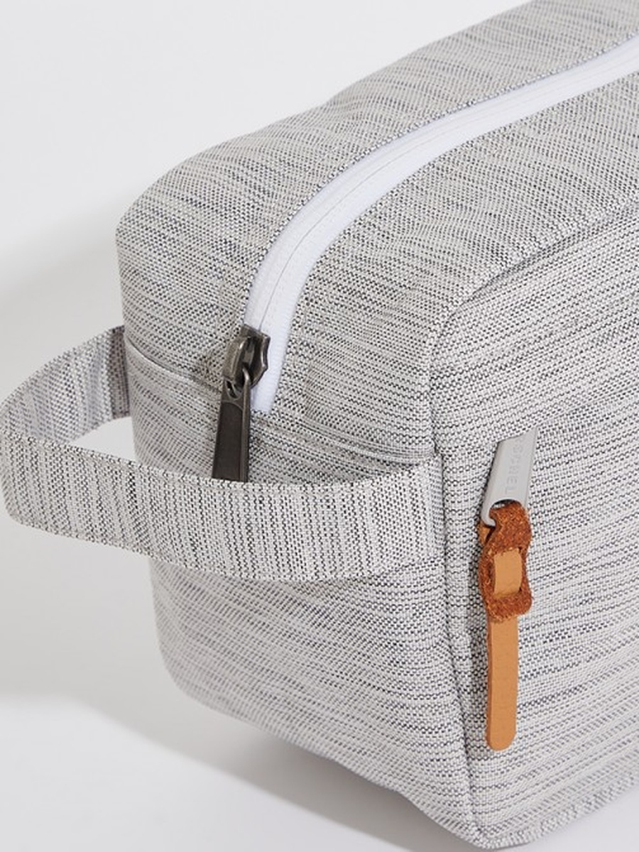 Chapter Plain Travel Wash Bag