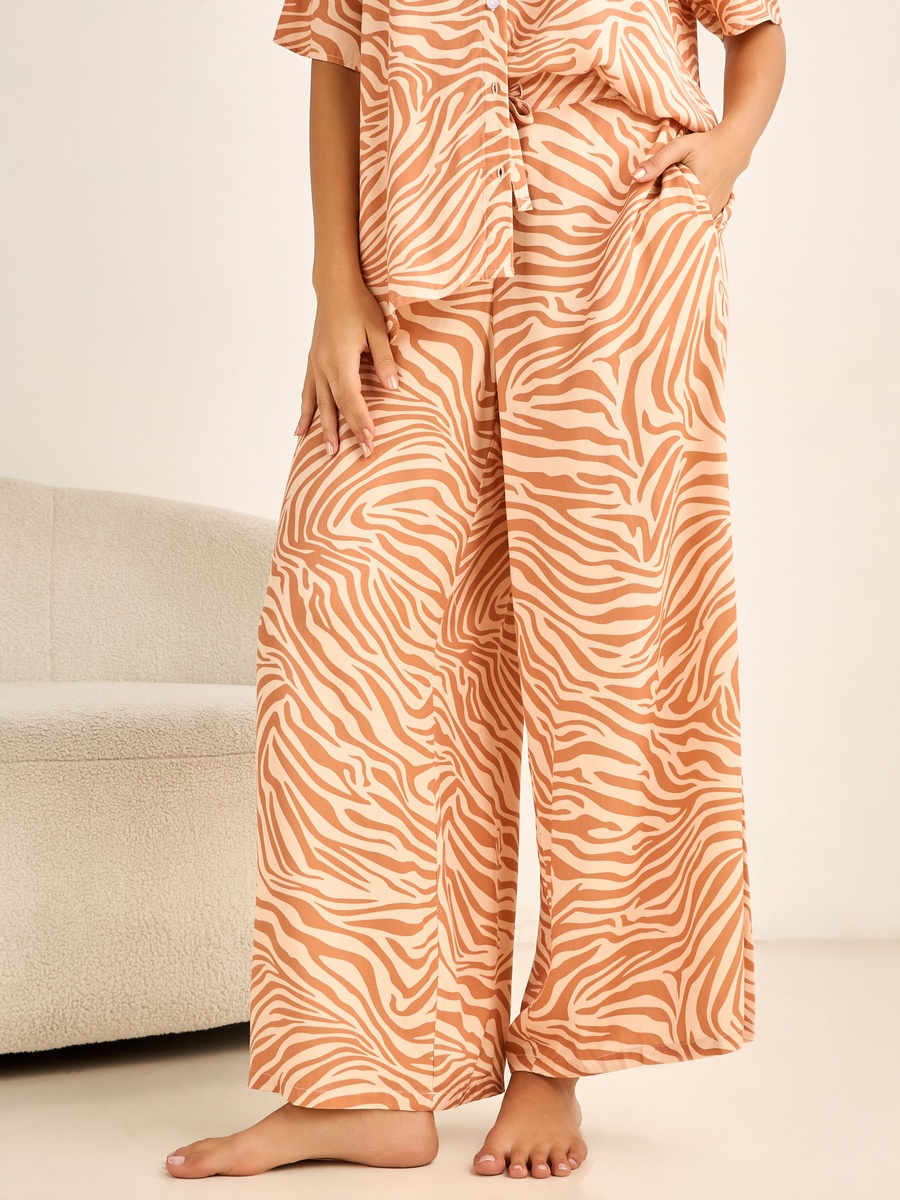 Pyjama Set with Button-Down Shirt and Trousers