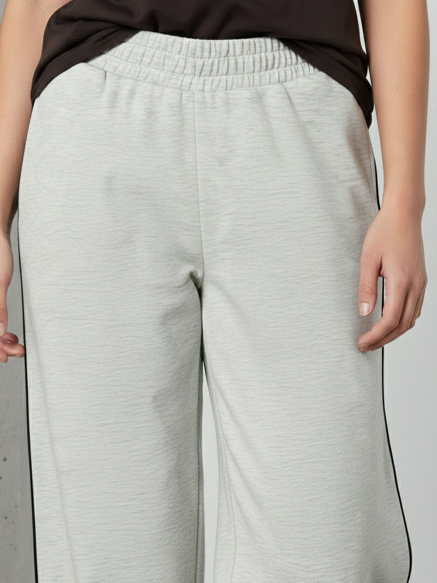 Regular Fit Mid-Rise Pants with Piping Design