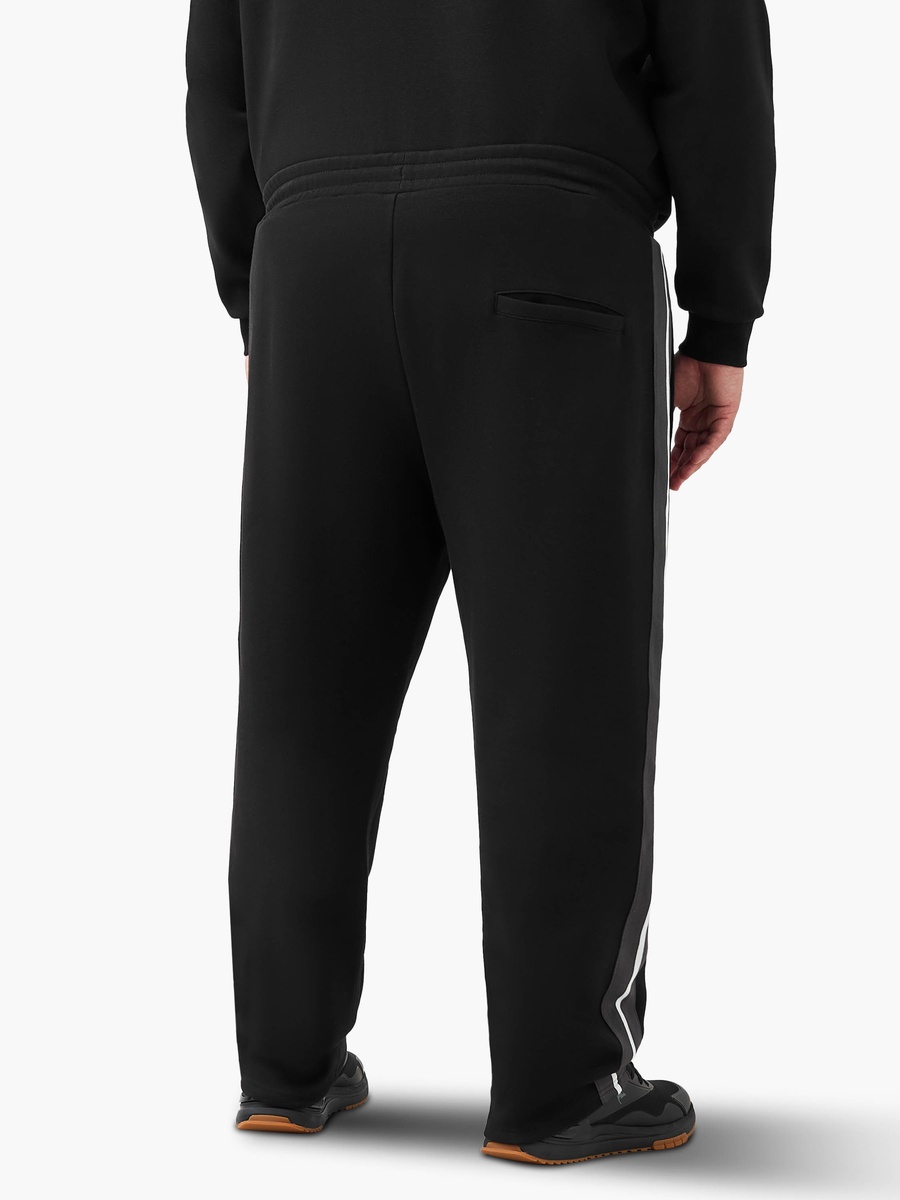 Men Relaxed Fit Joggers with Pocket