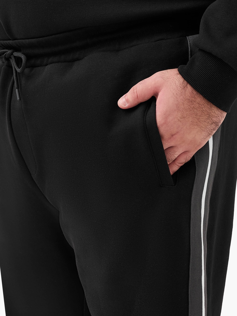 Men Relaxed Fit Joggers with Pocket