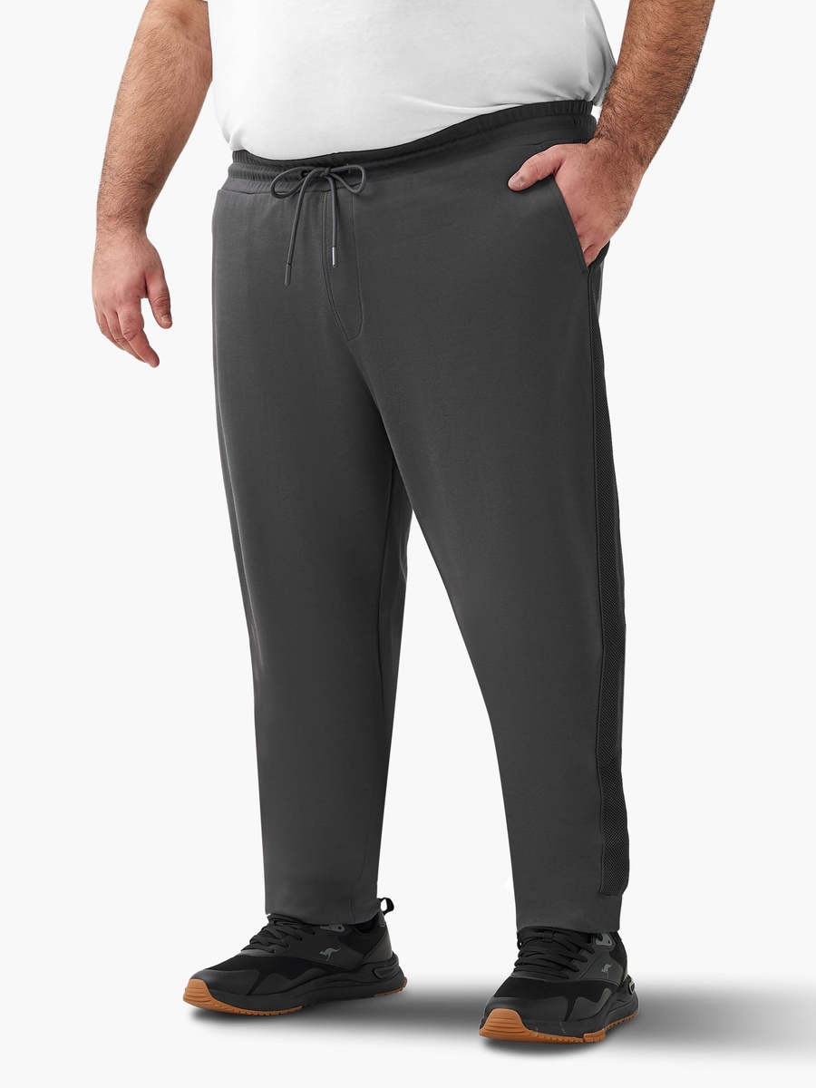 Men Regular Fit Joggers with Pockets