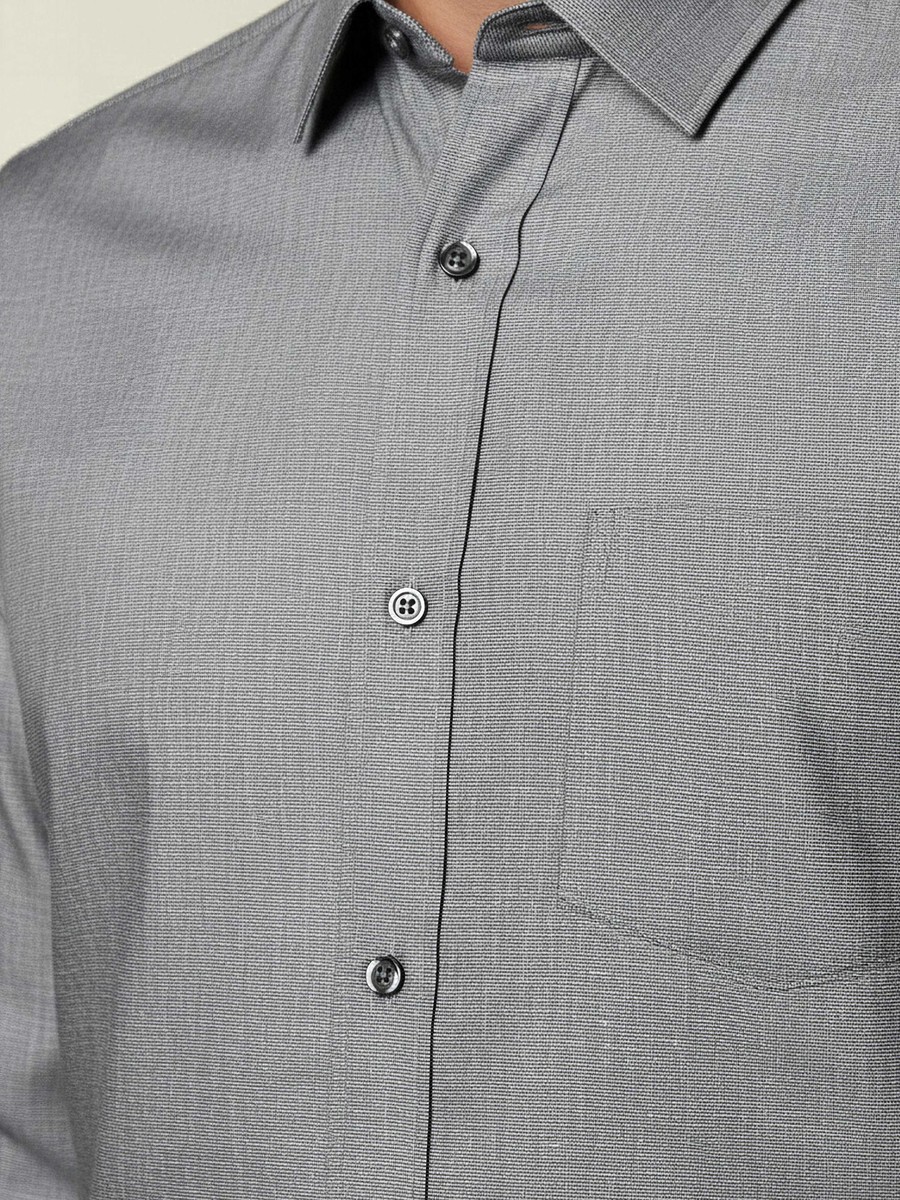 Men Slim Fit Collared Textured Long Sleeves Shirt
