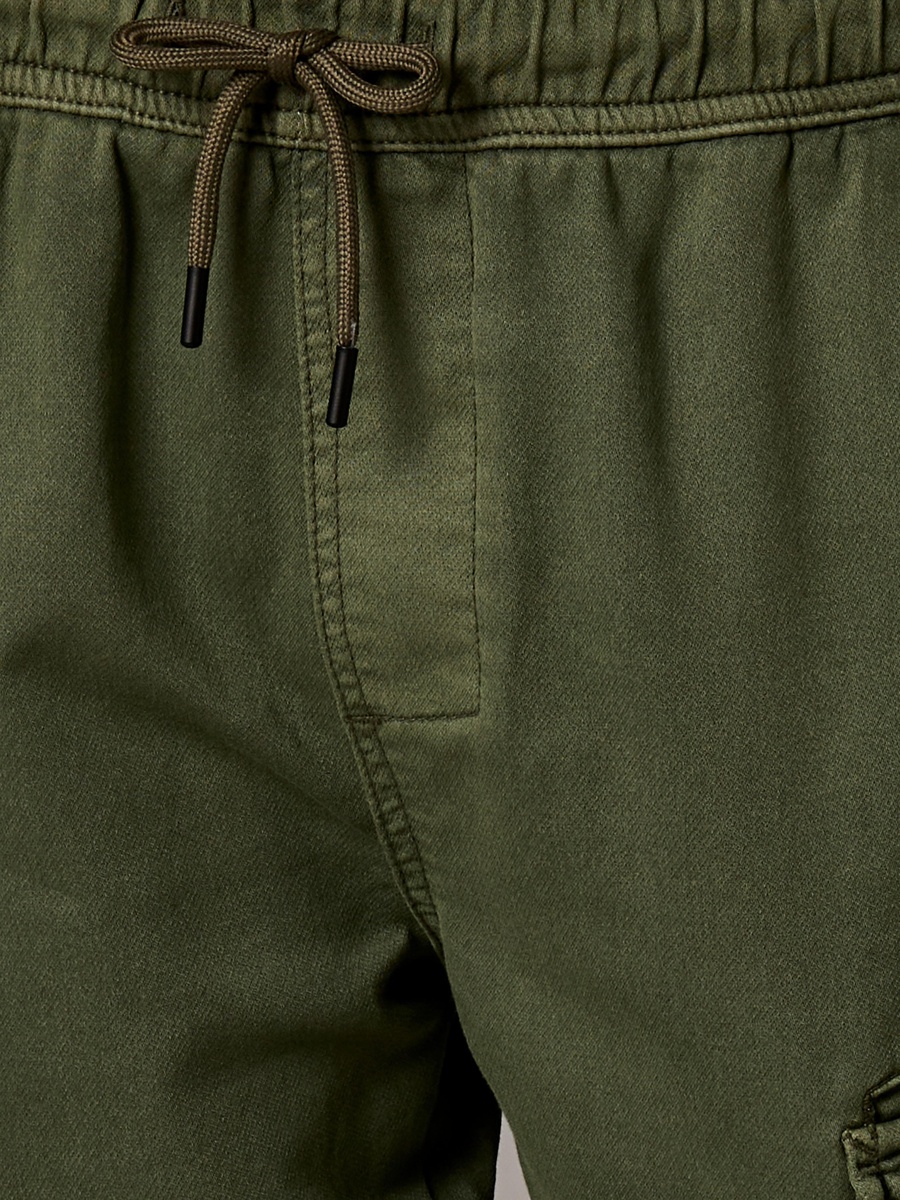 Men Regular Fit Cargo Trousers
