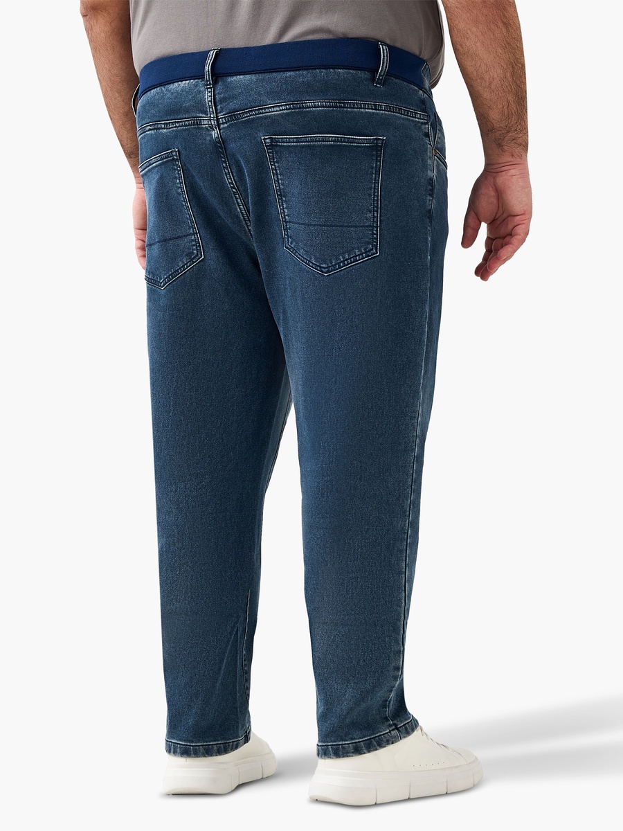 Men Relaxed Fit Flexi Waist Athletic Jeans