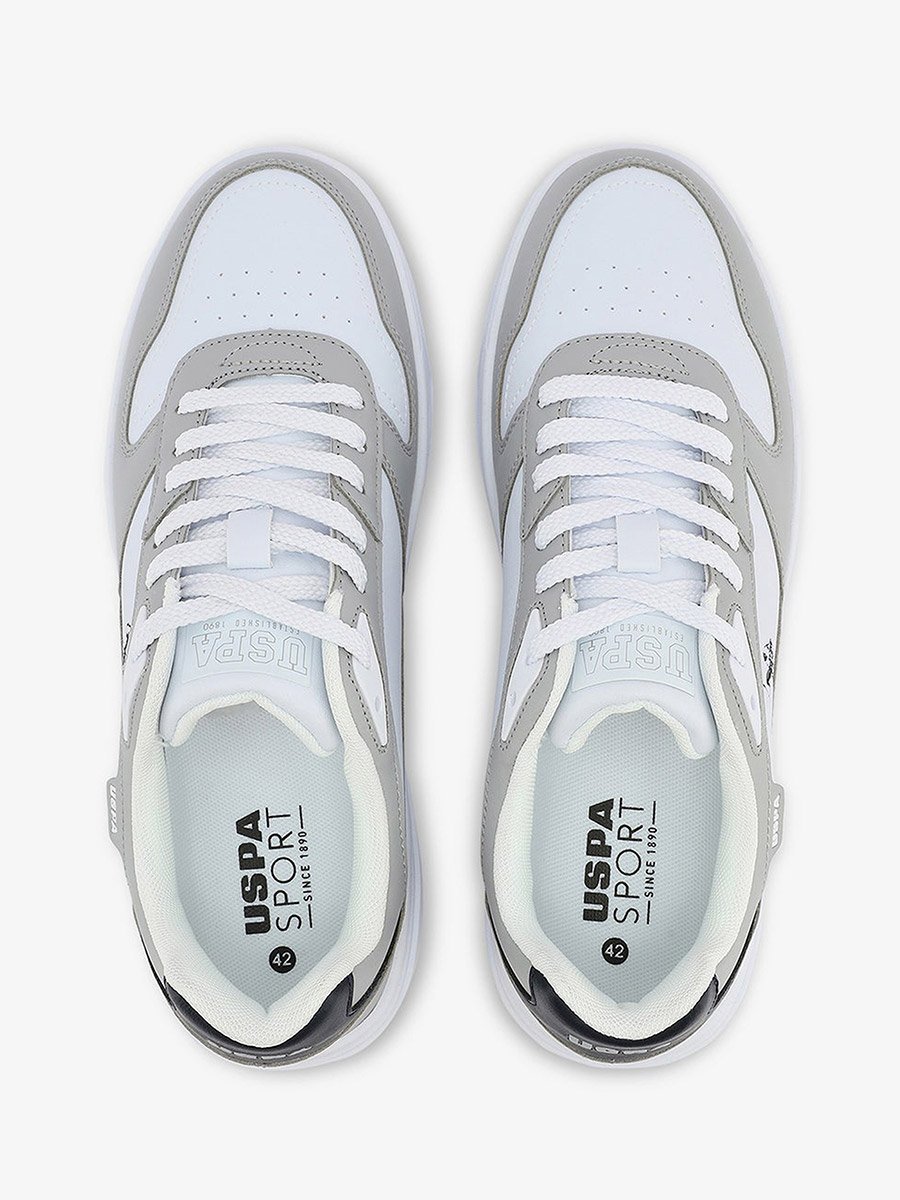 Men White Classic Low-Top Sneakers with Lace-Up Design