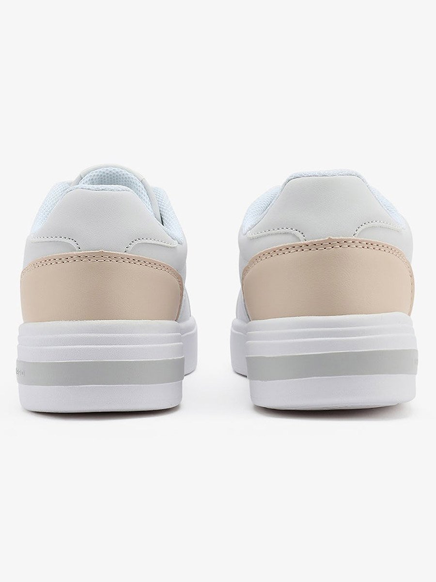 Women White Low-Top Sneakers - Lightweight
