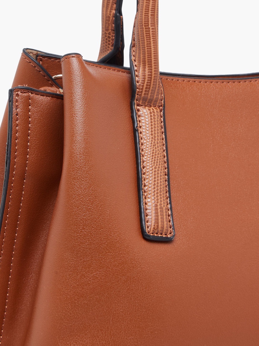 شنطة توتي بارزة الملمس بحزام قابل للفصل