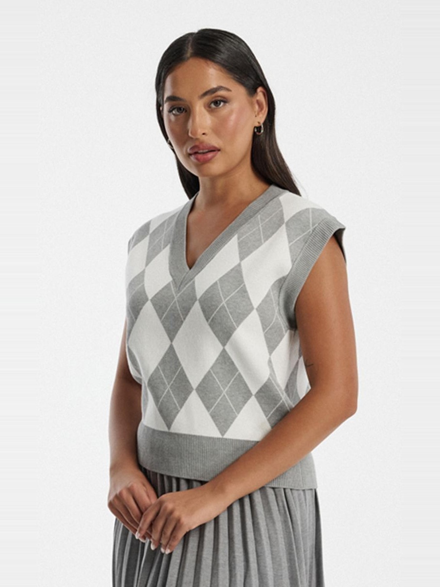 Knitted Argyle Sleeveless Vest