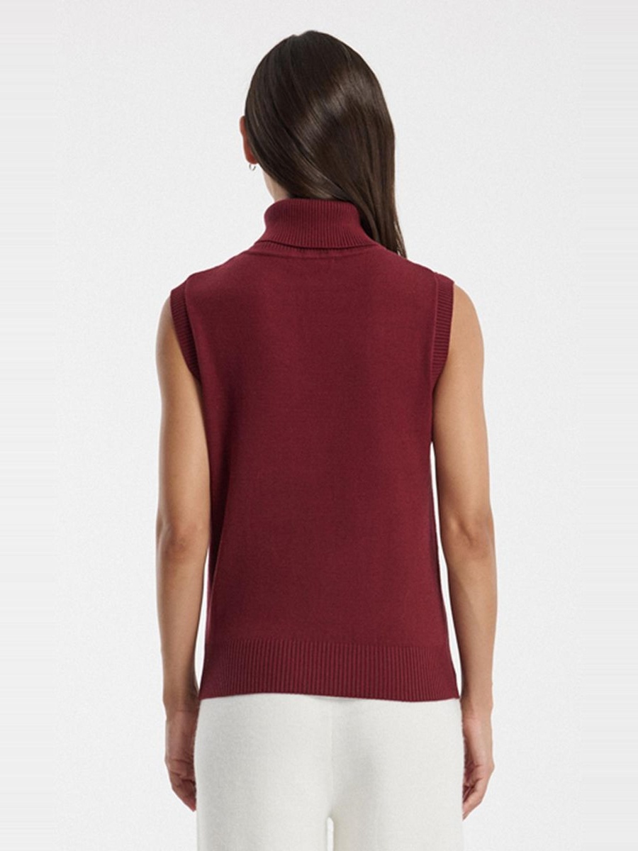 Sleeveless Knitted Sweater