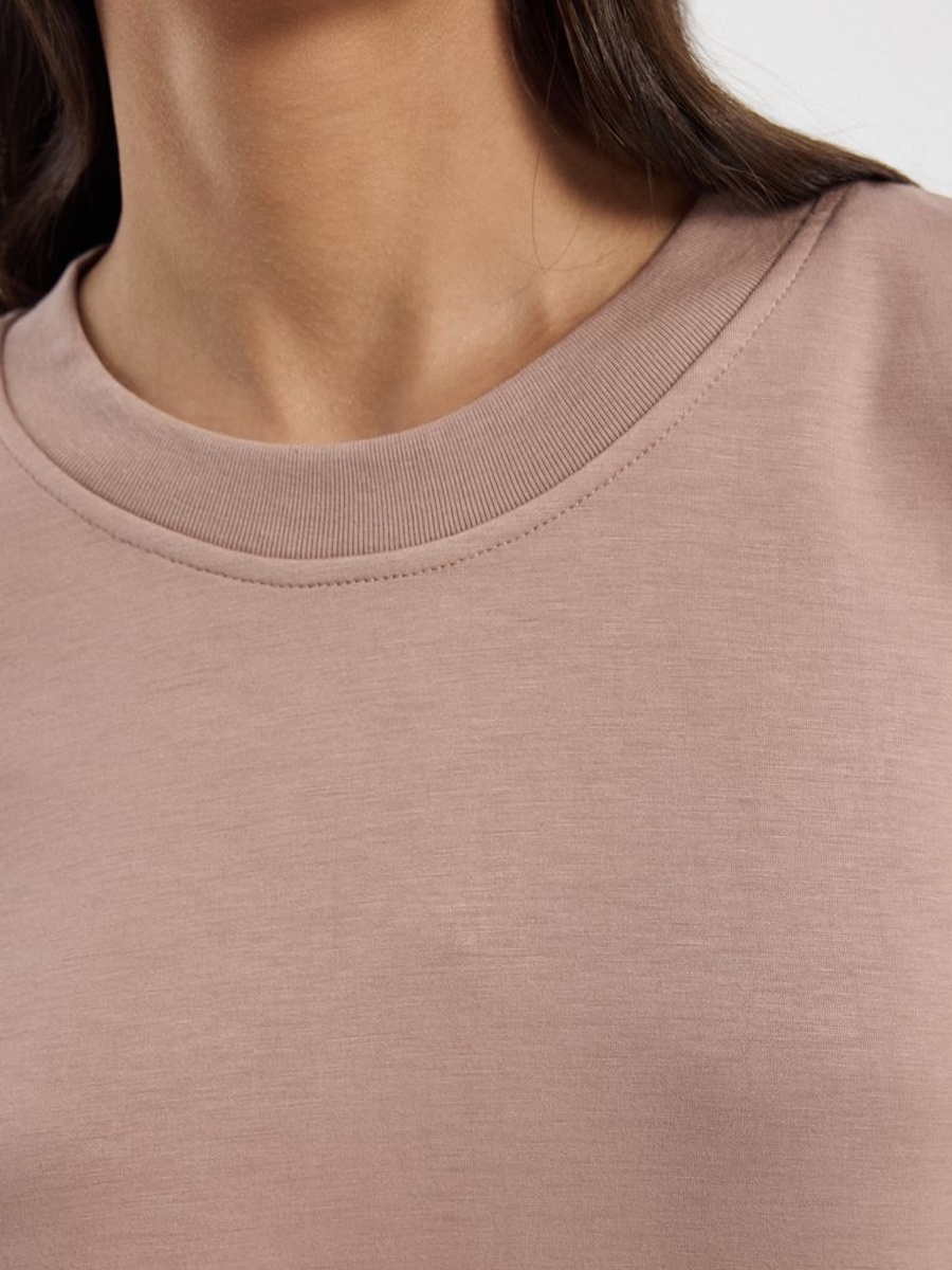 تيشيرت نسائي واسع