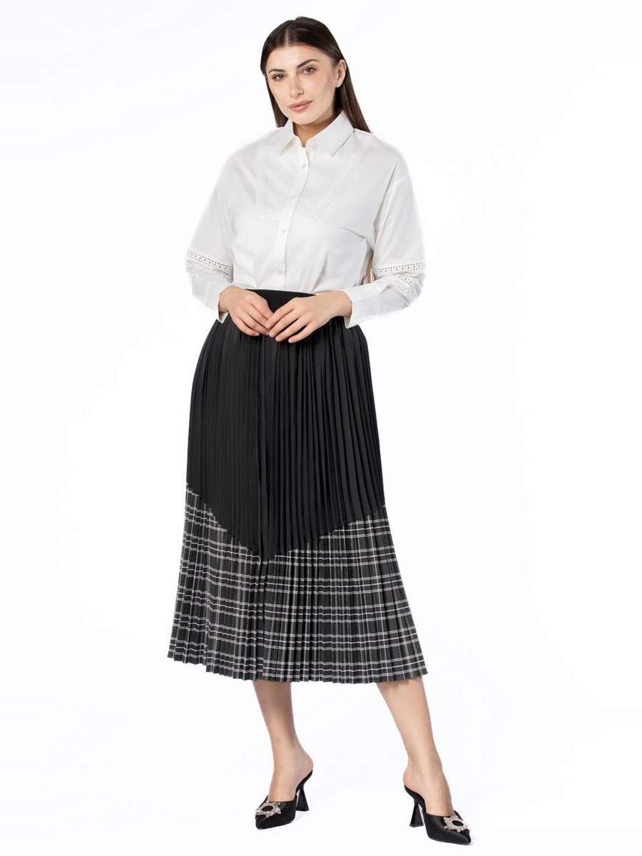 Contrast Skirt with Pleats