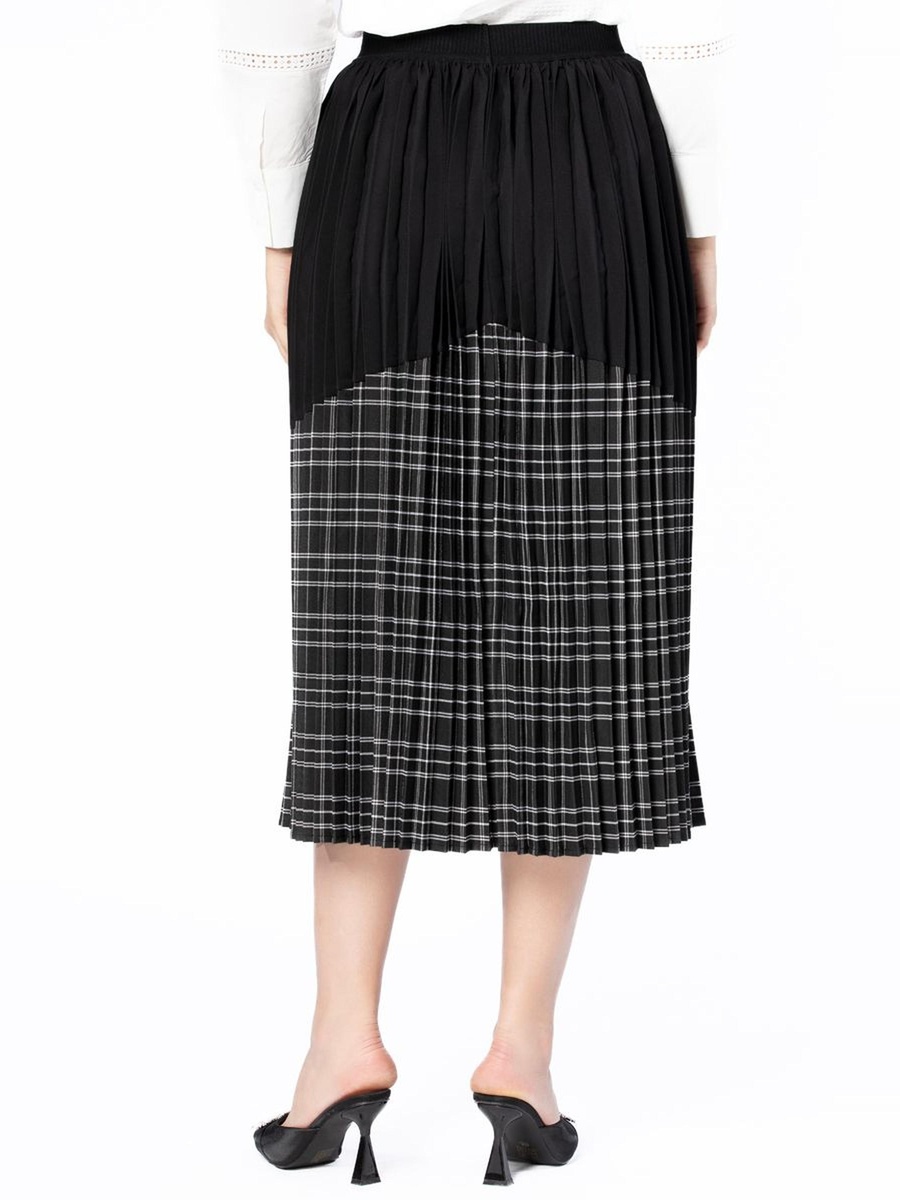 Contrast Skirt with Pleats