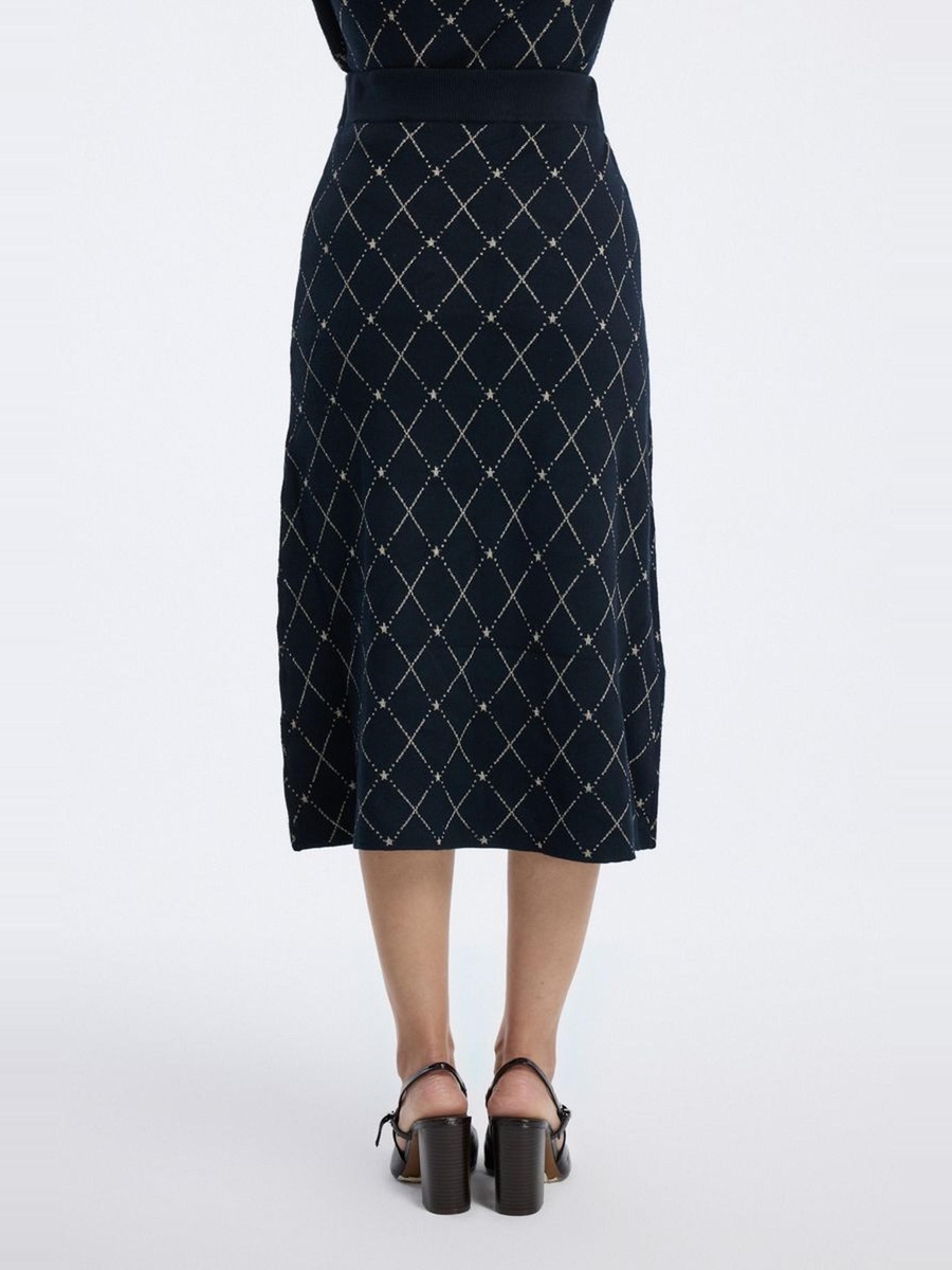 Knitted Skirt with Geometric Pattern