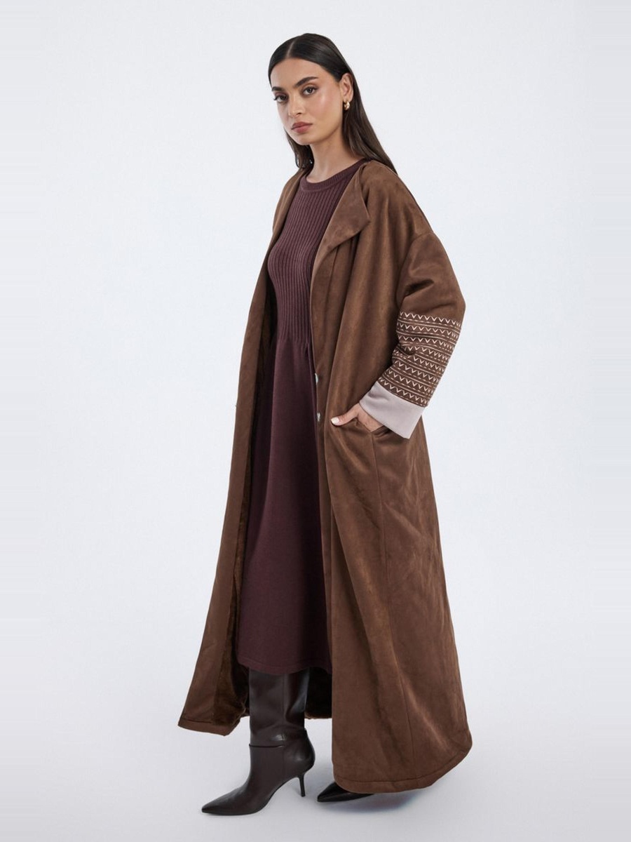 Farwa with Embroidered Sleeve Detail