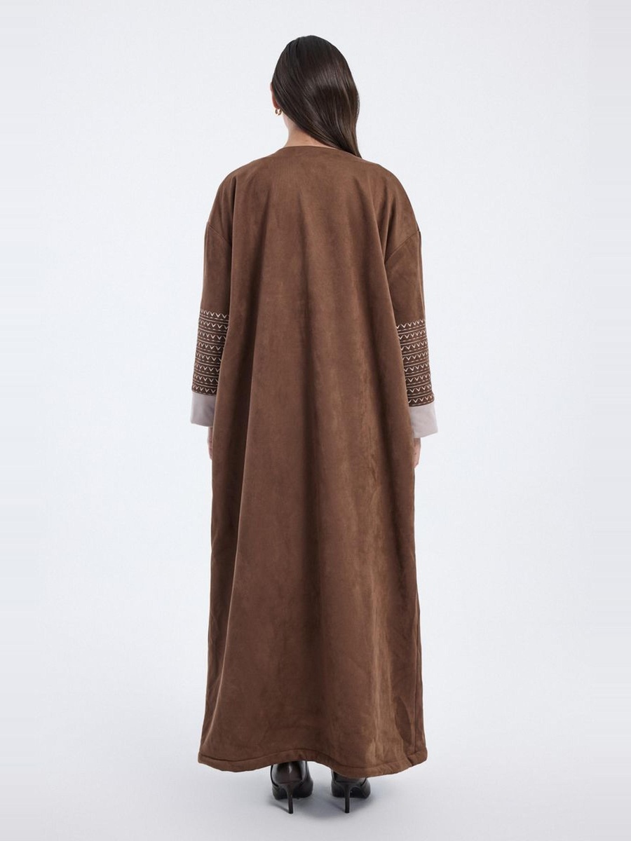 Farwa with Embroidered Sleeve Detail