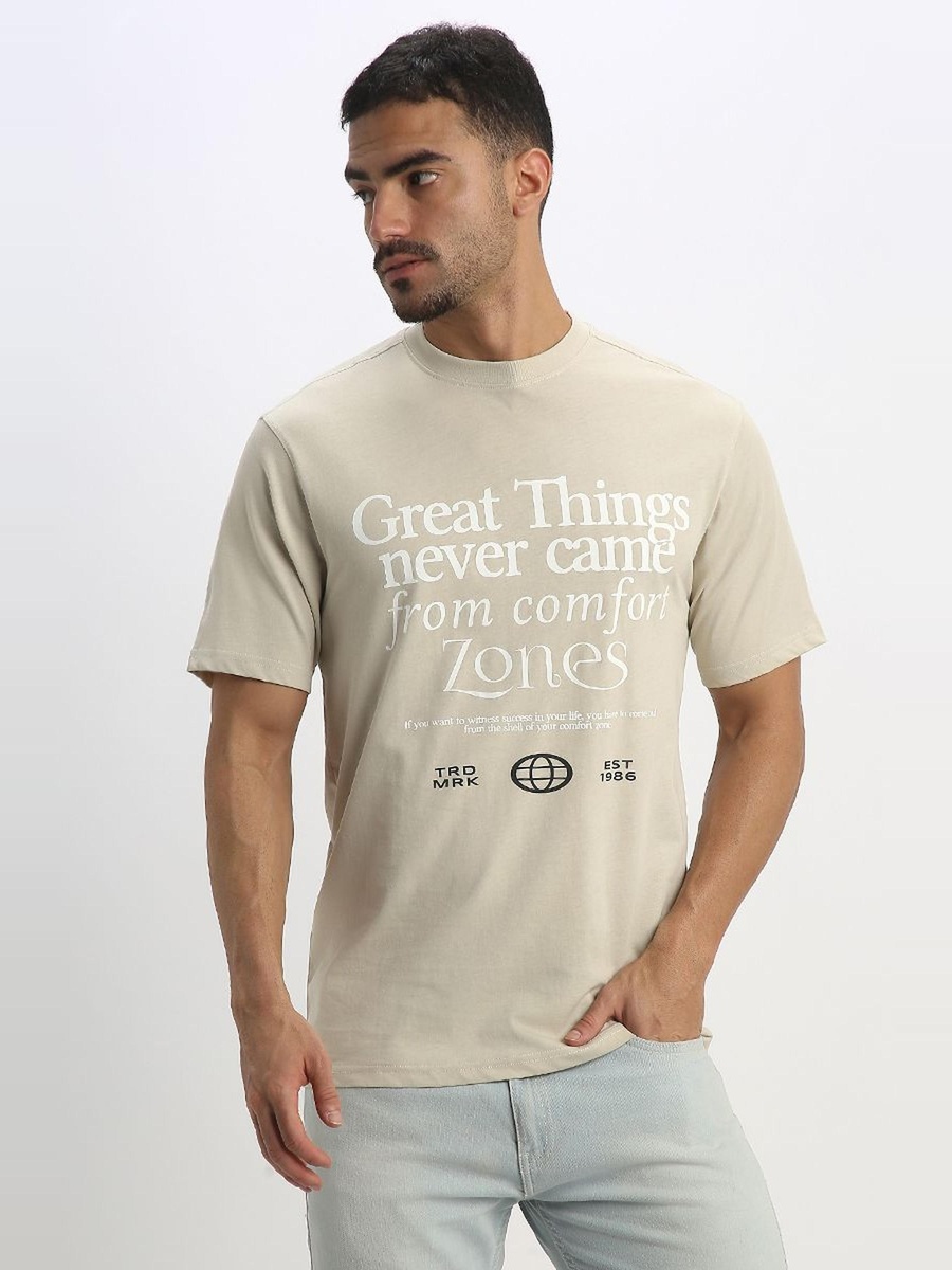 Men T-Shirt with Front Print and Crew Neck