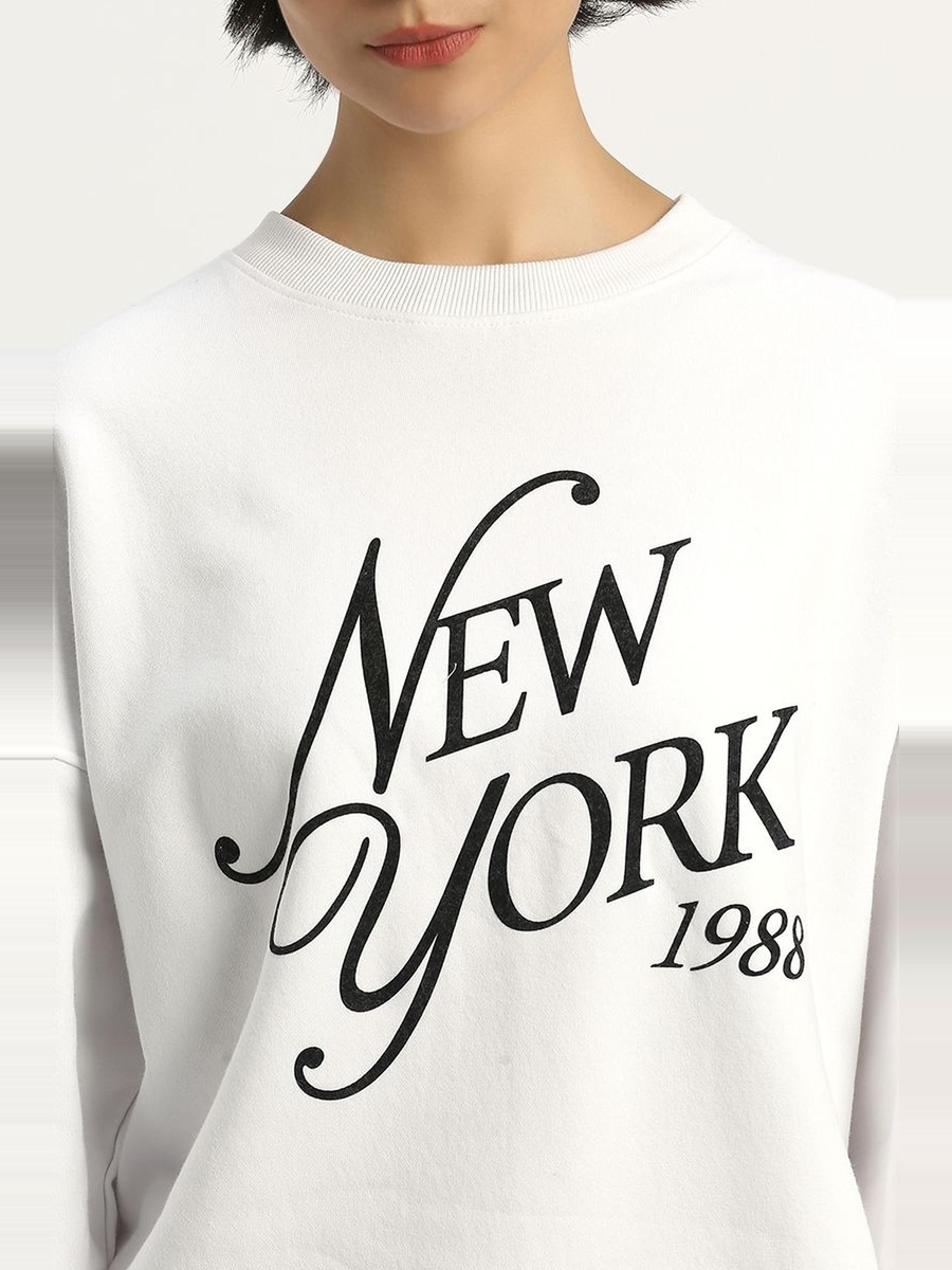 Graphic Front Design Sweatshirt