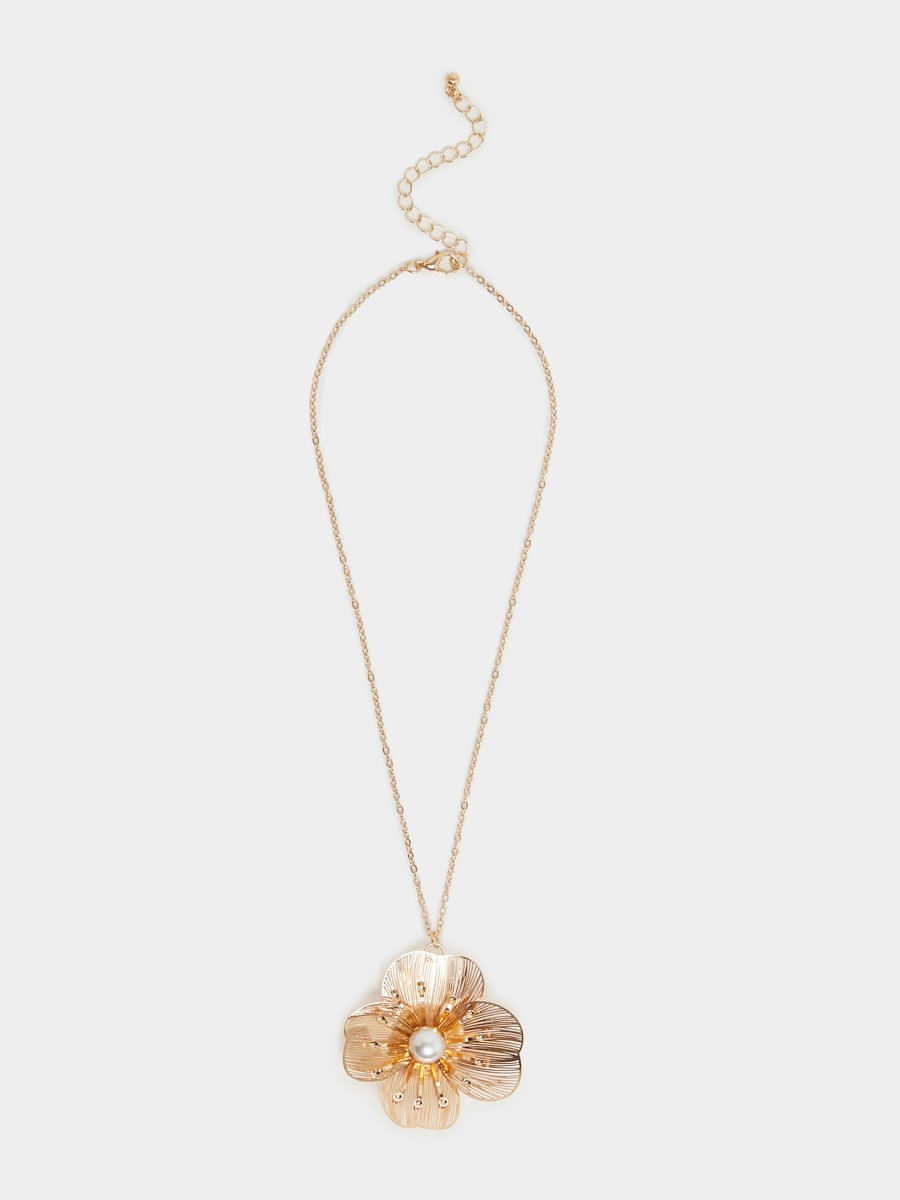 Gold Flower Pendant Necklace