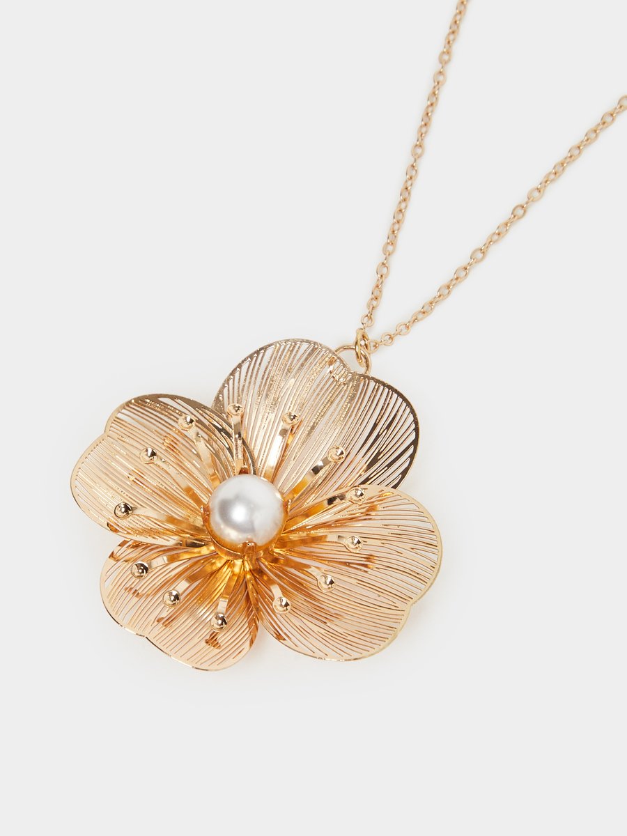 Gold Flower Pendant Necklace