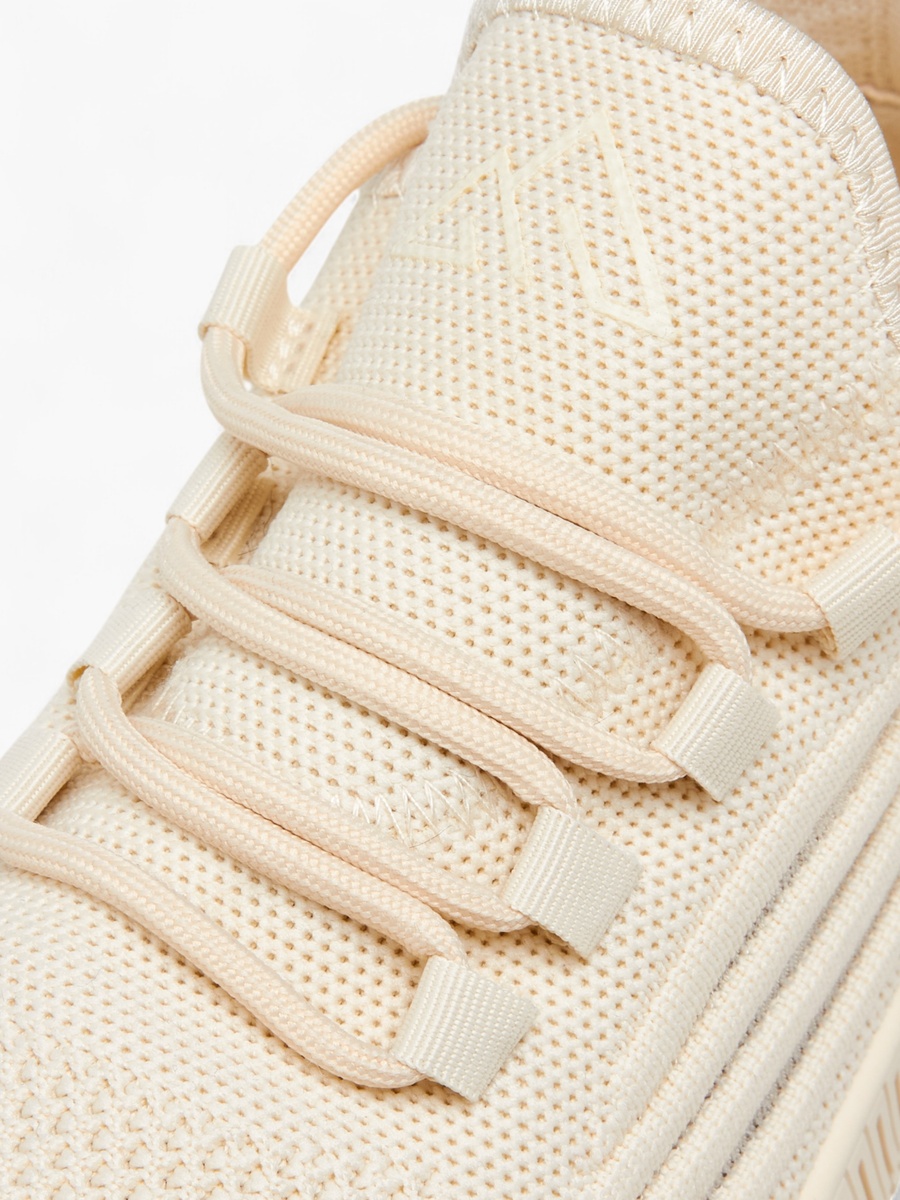 Women Textured Sports Shoes