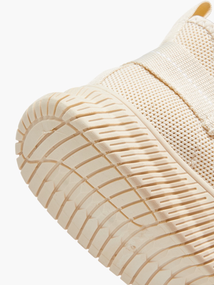 Women Textured Sports Shoes