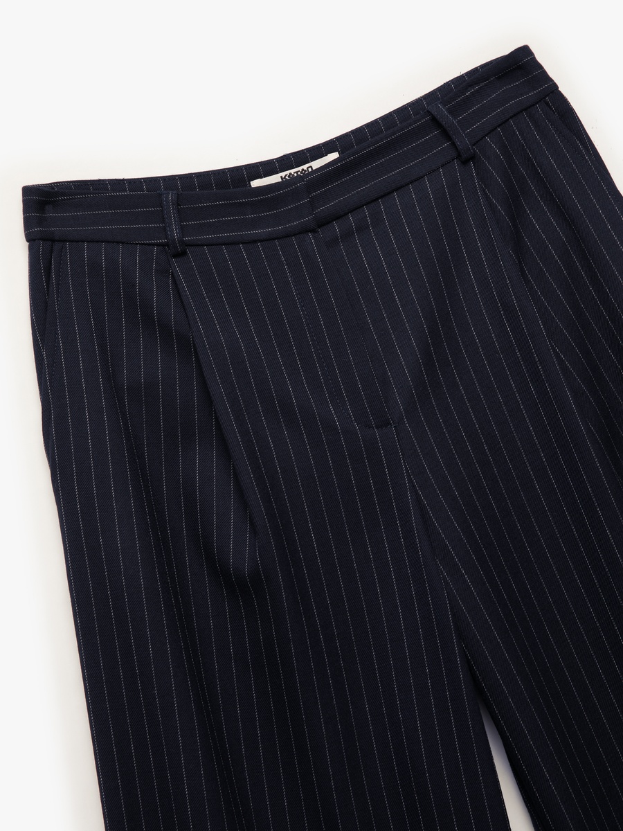 Plain Pleated Pants with Pockets