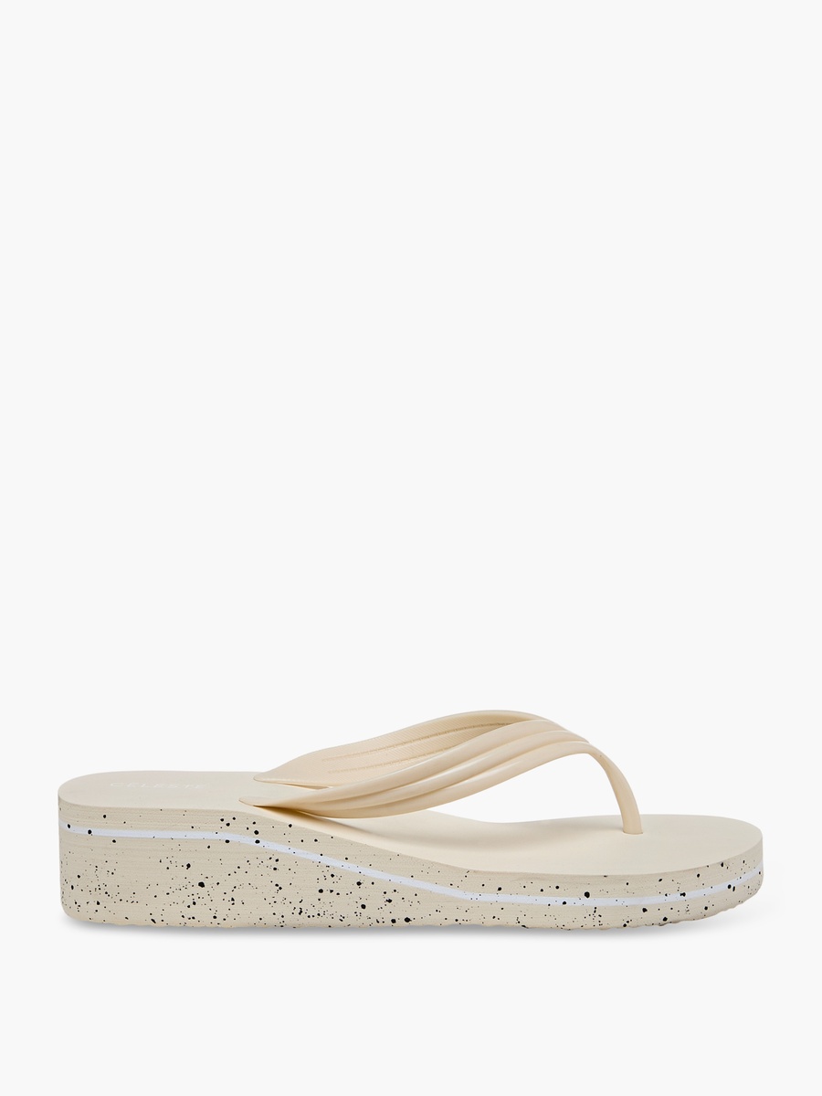 Women Solid Flip Flops