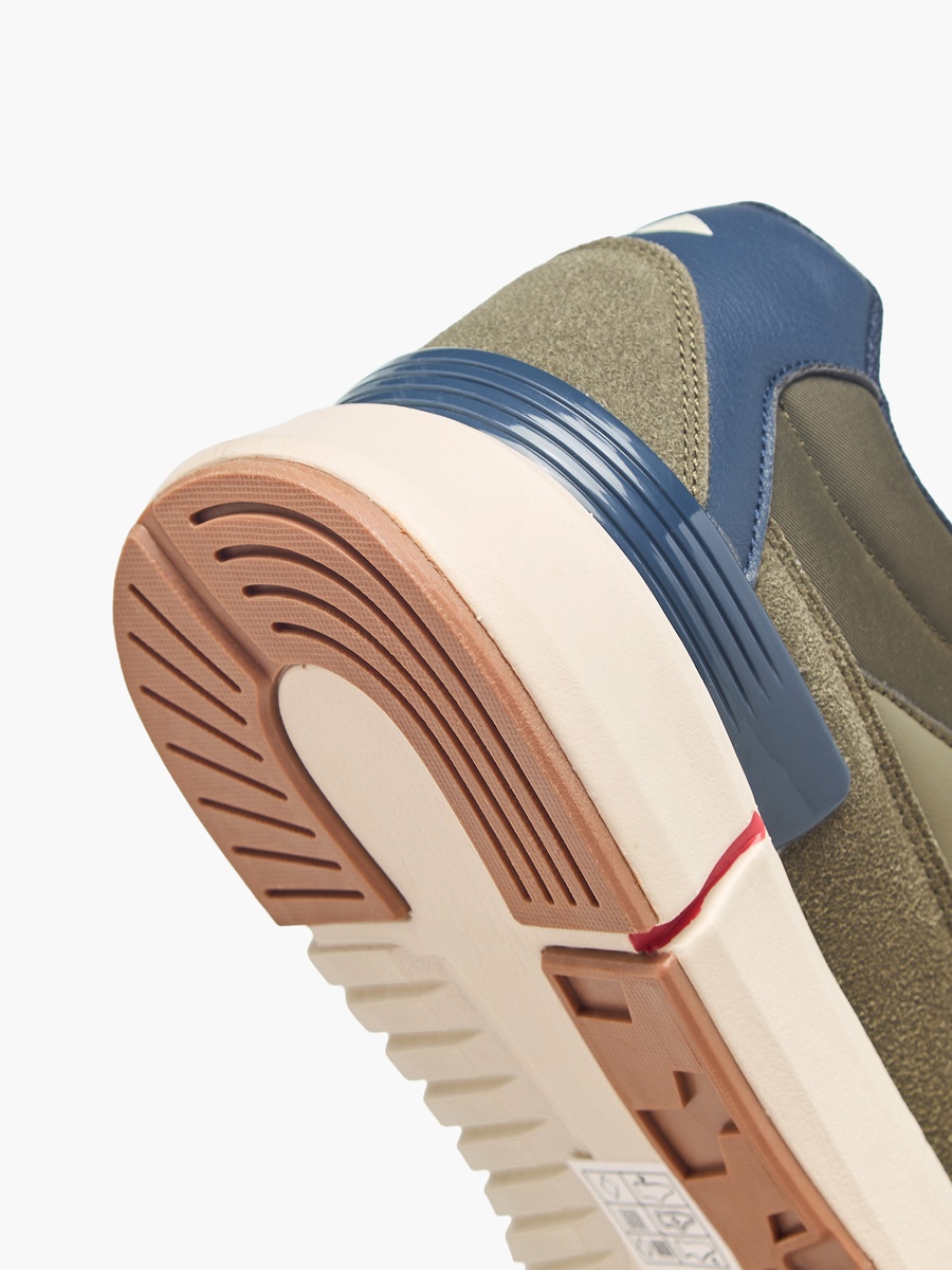 Men Lace-Up Sneakers