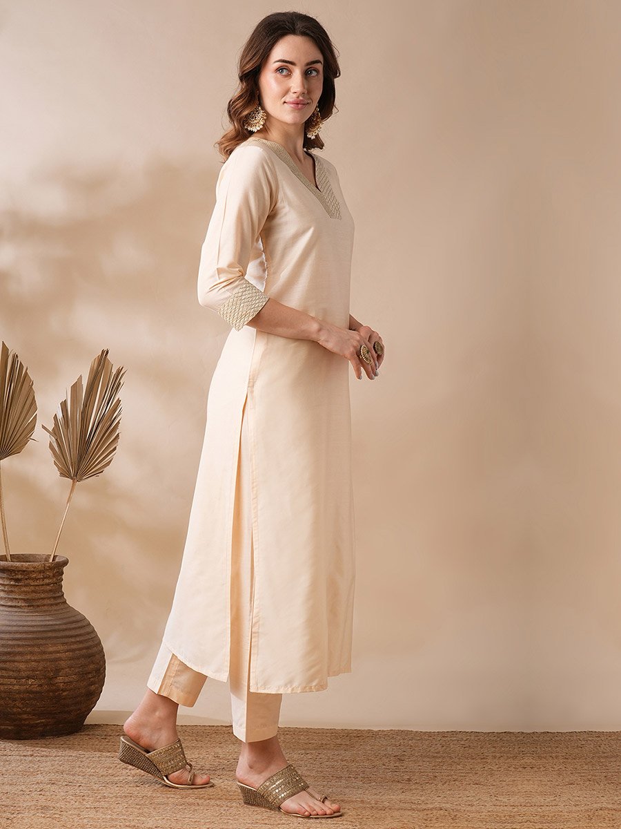 Women Off White Silver Zari Embroidered Kurta and Pants Set