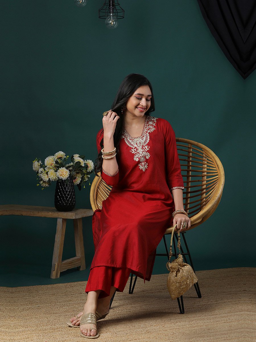 Women Maroon Zari Embroidered Kurta and Elasticated Pants Set