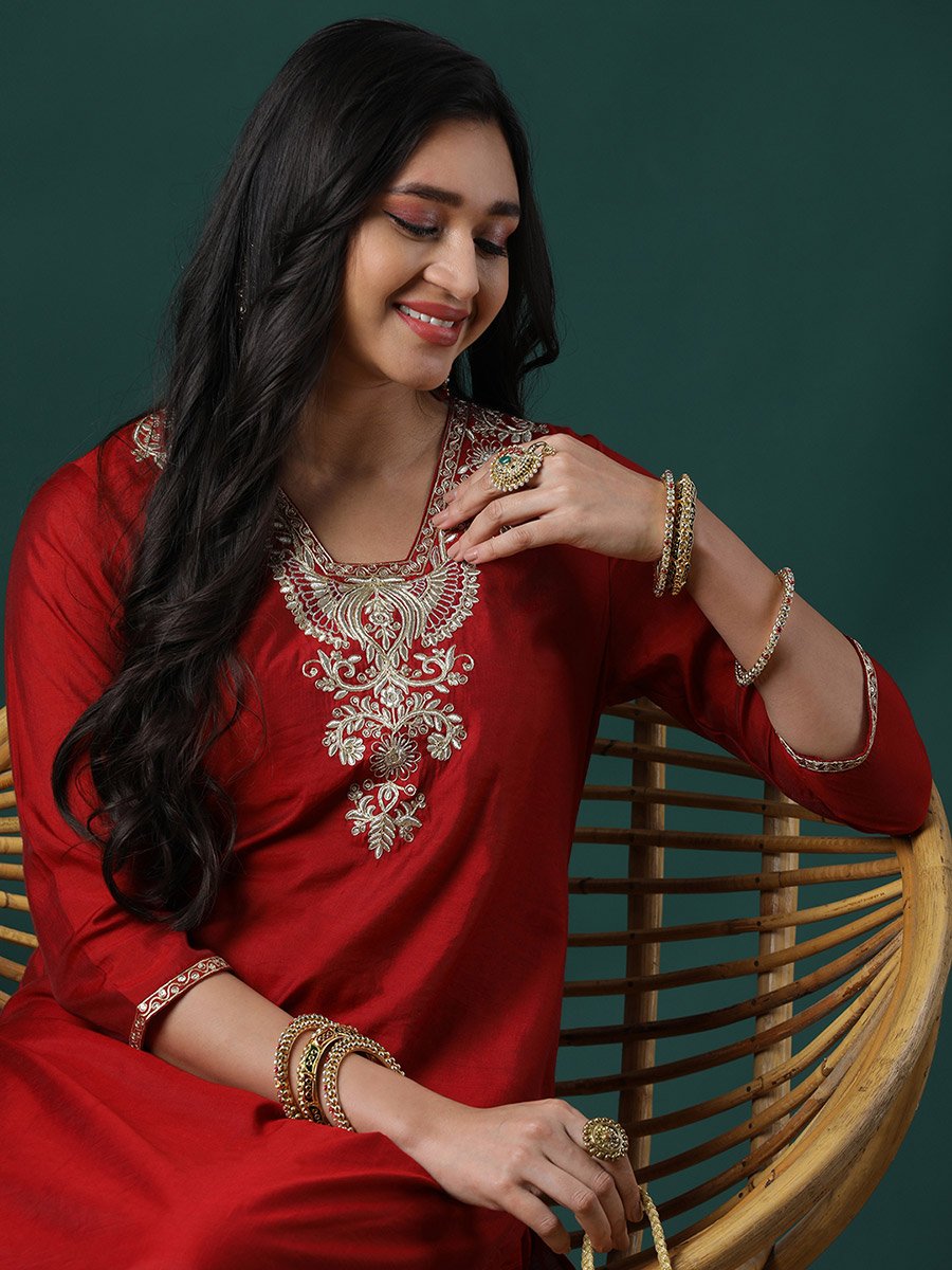 Women Maroon Zari Embroidered Kurta and Elasticated Pants Set