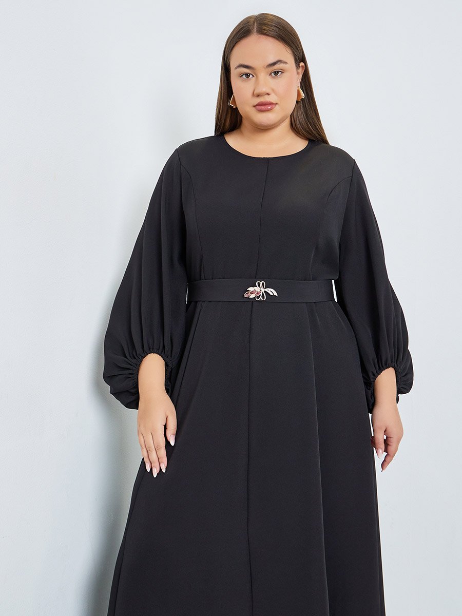 Plus Size Black A-Line Maxi Dress For Women at Oman | Styli