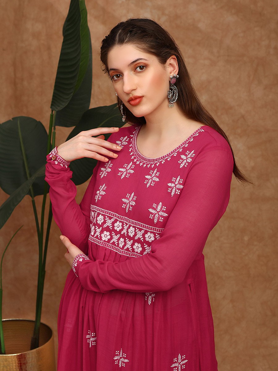 Women Red Floral Embroidered Kurta and Pants Set