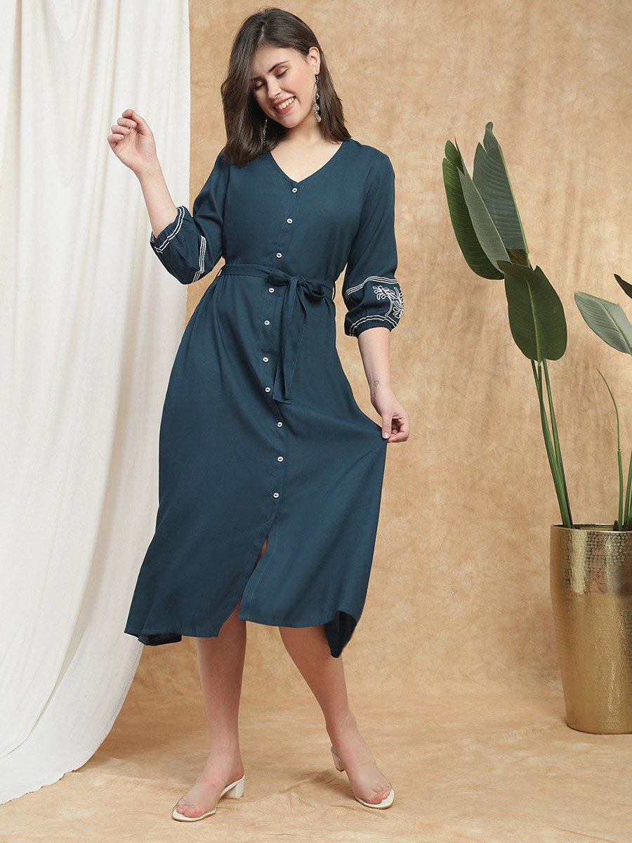 bishop sleeve midi dress Midi dress with plunging sweetheart neckline and bishop sleeves