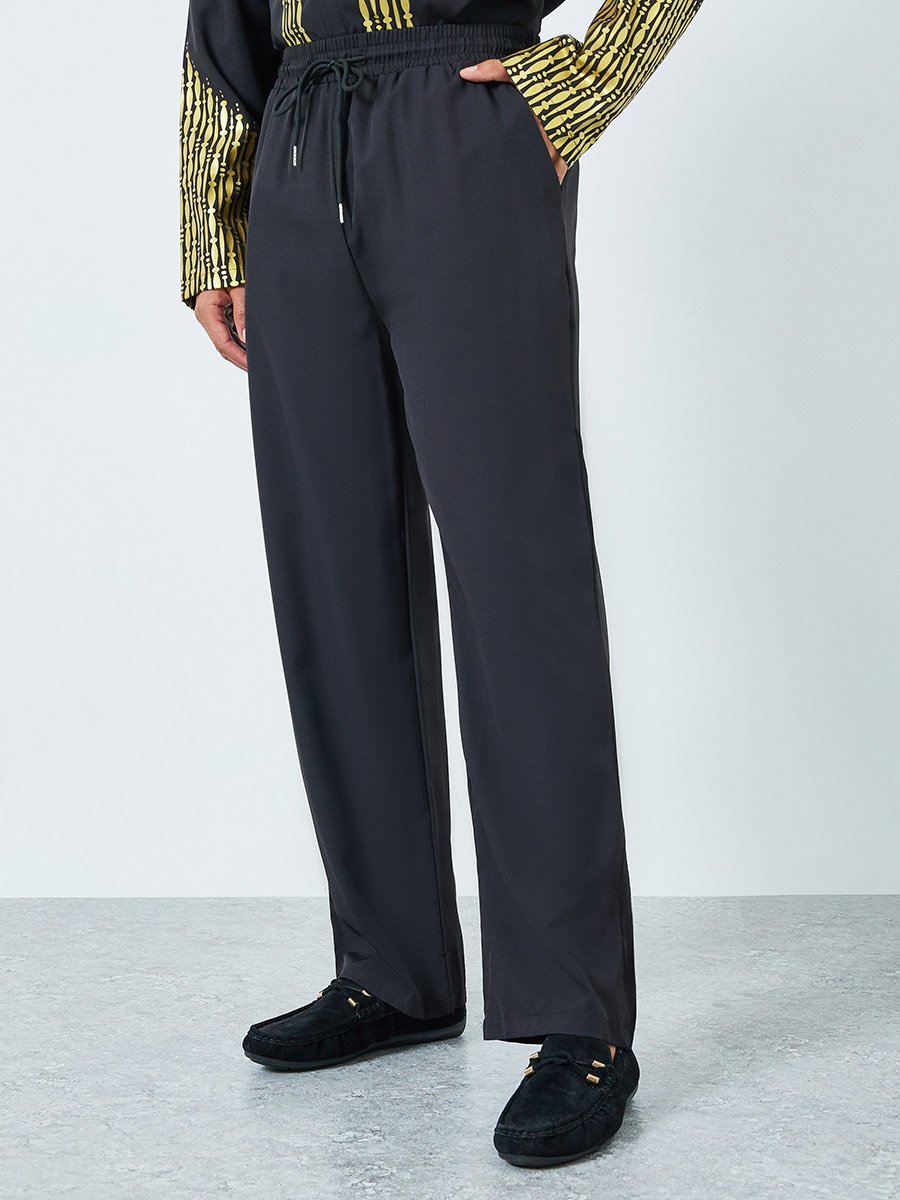 Men Stand Collar Foil Print Thobe and Trousers Set