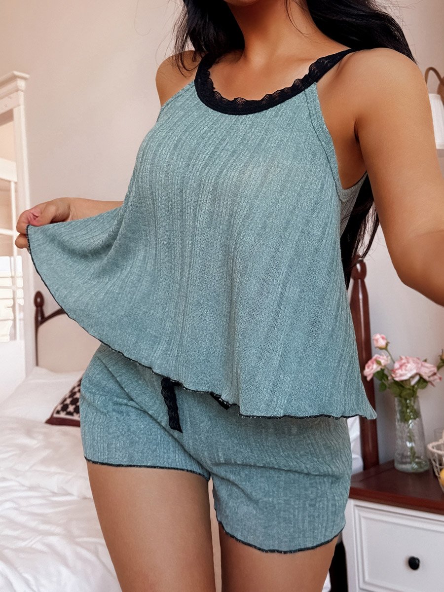 طقم بيجاما من شورت وبلوزة محبوكة بلا أكمام