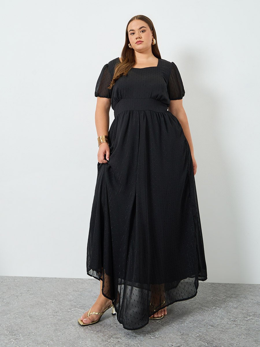 Plus Size Sweetheart Neck Dobby Maxi Dress
