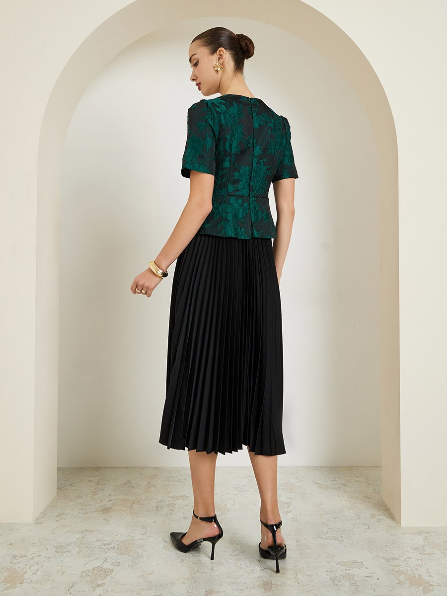 Green Jacquard Pleated A-Line Midi Dress For Women at Bahrain | Styli