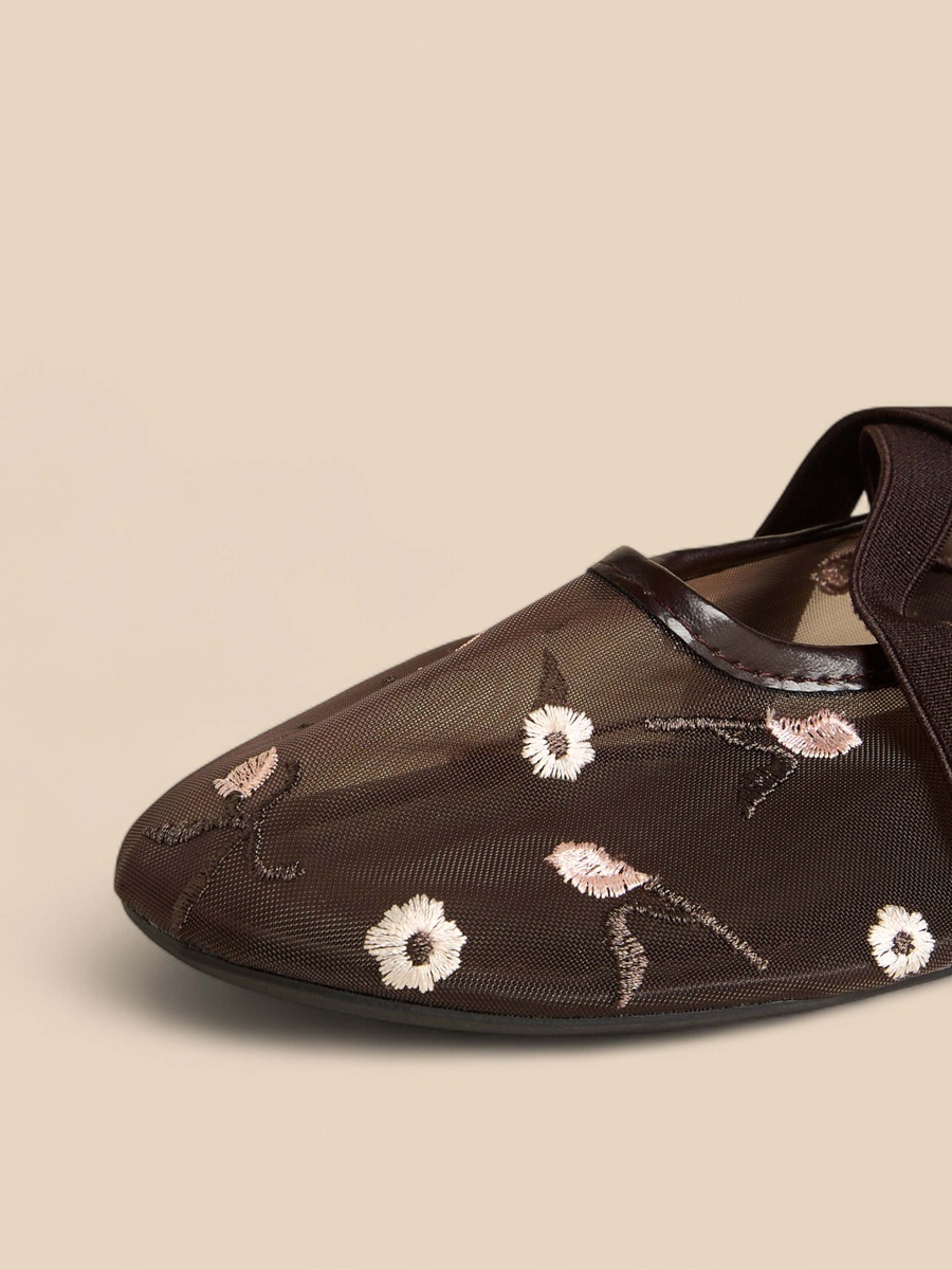 Floral Embroidered Ballerina Shoes