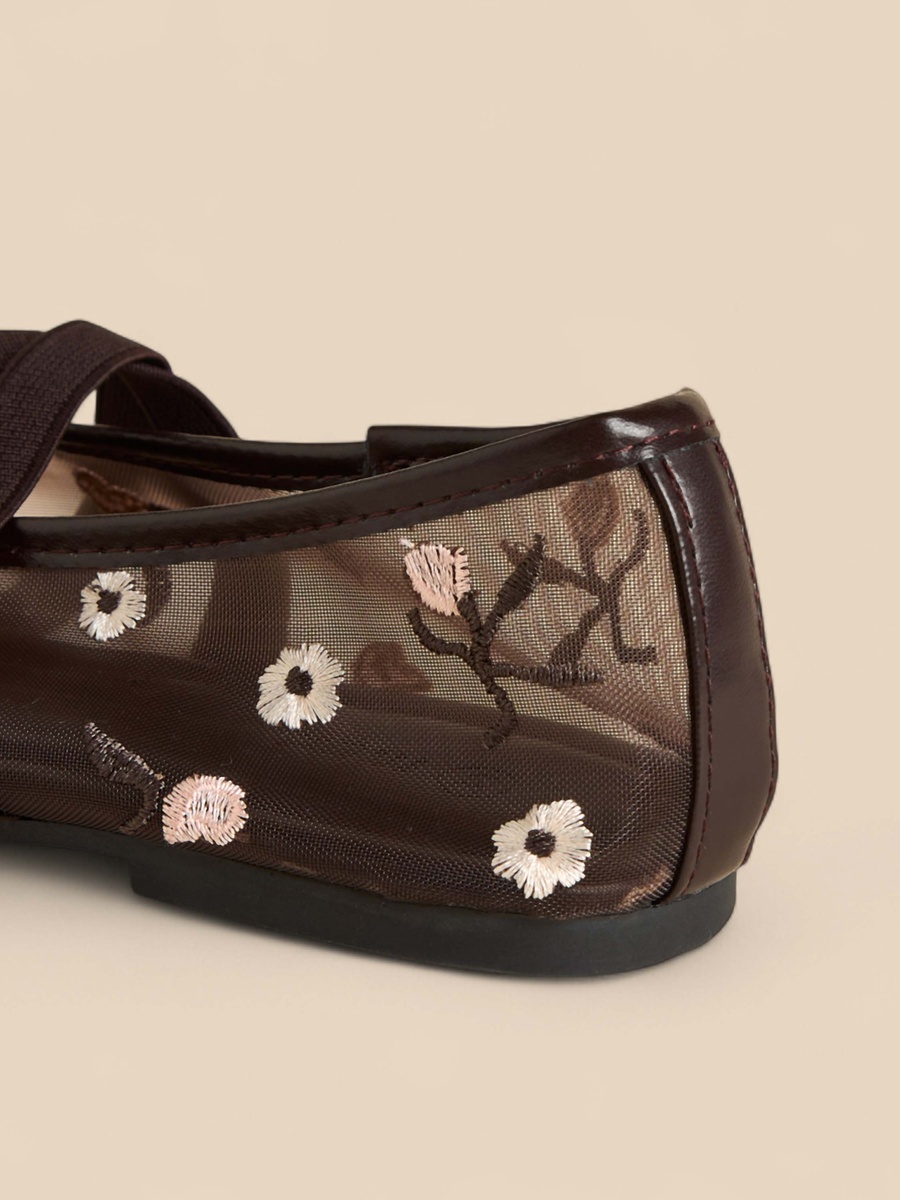 Floral Embroidered Ballerina Shoes