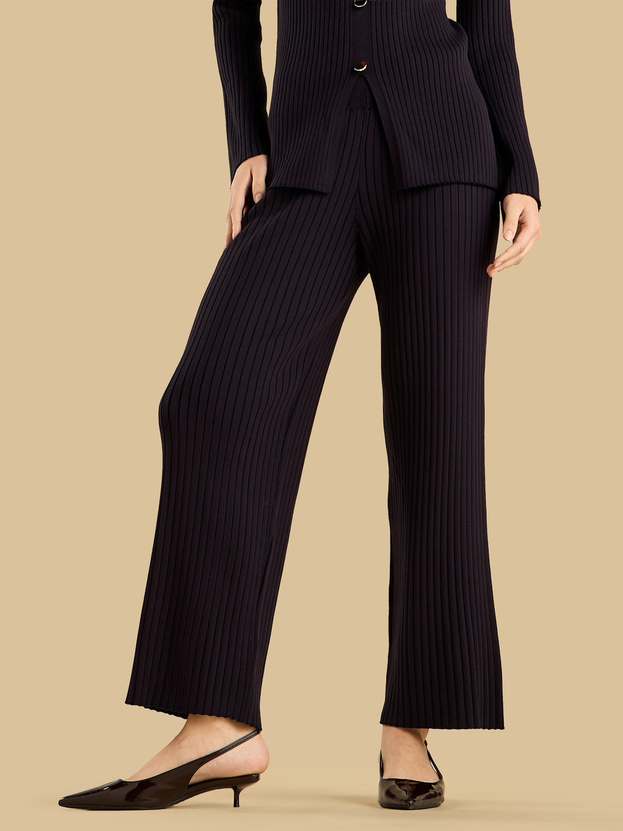 Ribbed Flared Leggings